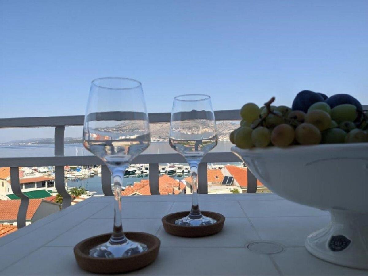 Apartments Biserka - 50 M From Beach Trogir Ngoại thất bức ảnh
