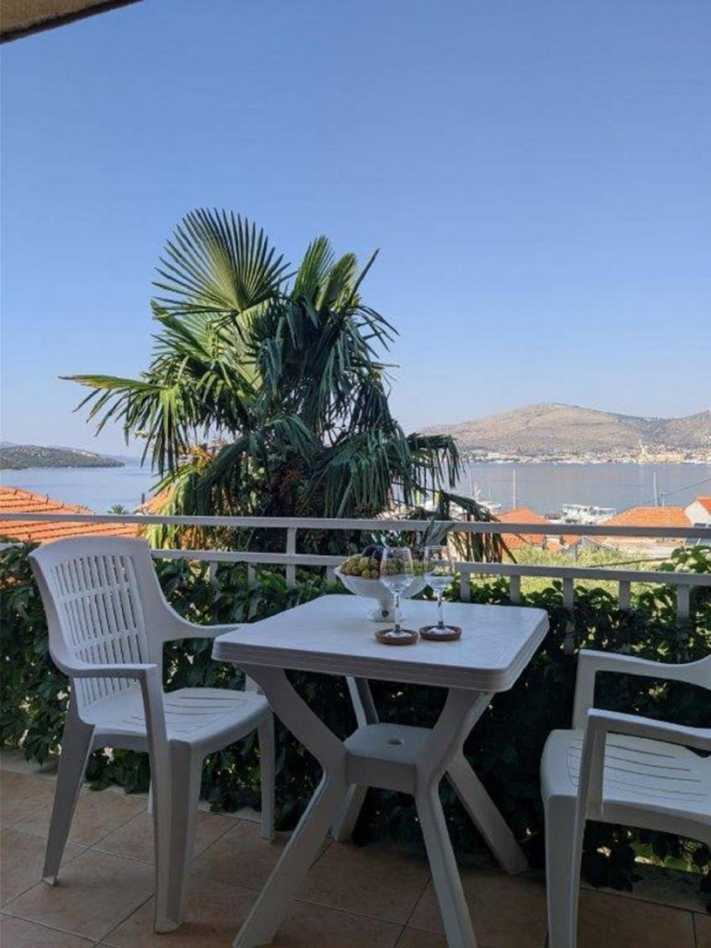 Apartments Biserka - 50 M From Beach Trogir Ngoại thất bức ảnh