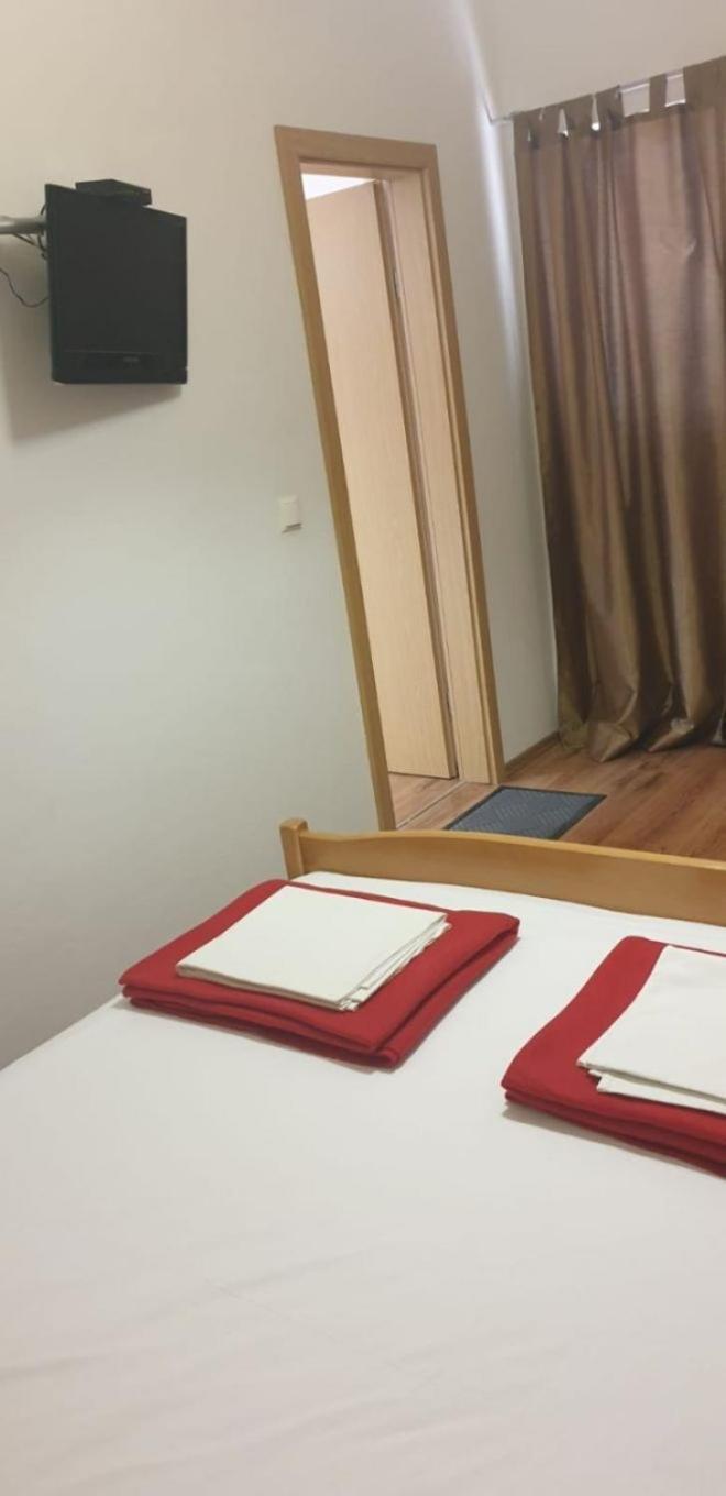Apartments Biserka - 50 M From Beach Trogir Ngoại thất bức ảnh