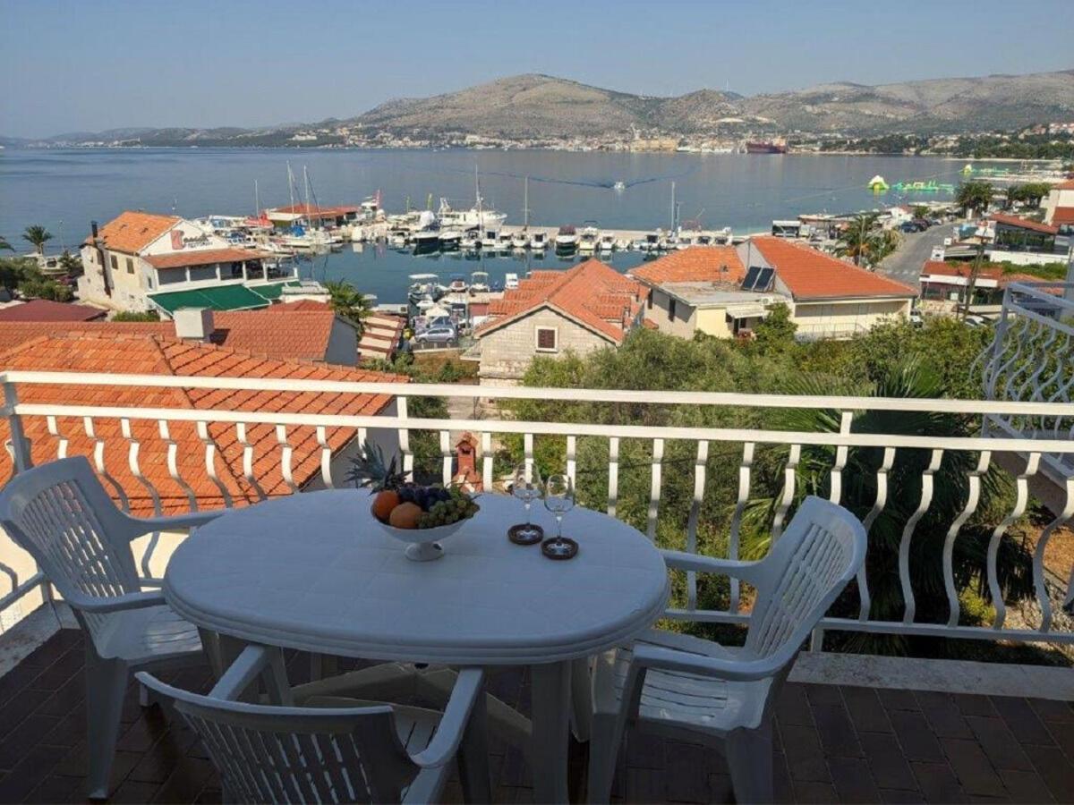 Apartments Biserka - 50 M From Beach Trogir Ngoại thất bức ảnh