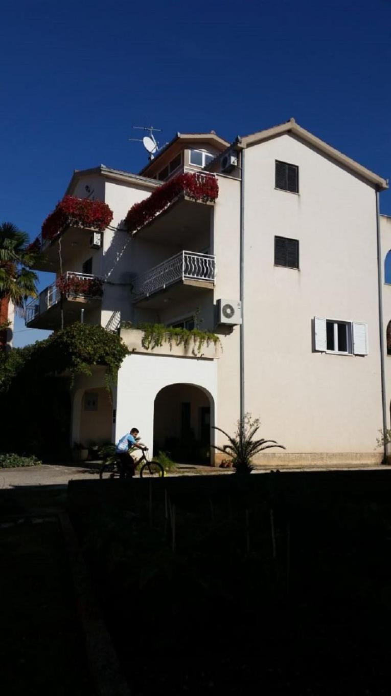 Apartments Biserka - 50 M From Beach Trogir Ngoại thất bức ảnh