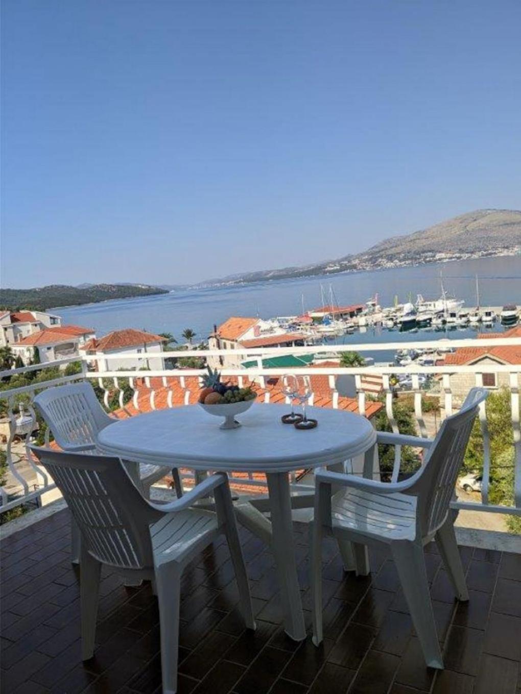 Apartments Biserka - 50 M From Beach Trogir Ngoại thất bức ảnh