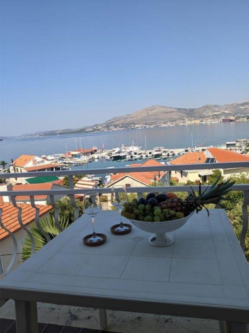 Apartments Biserka - 50 M From Beach Trogir Ngoại thất bức ảnh
