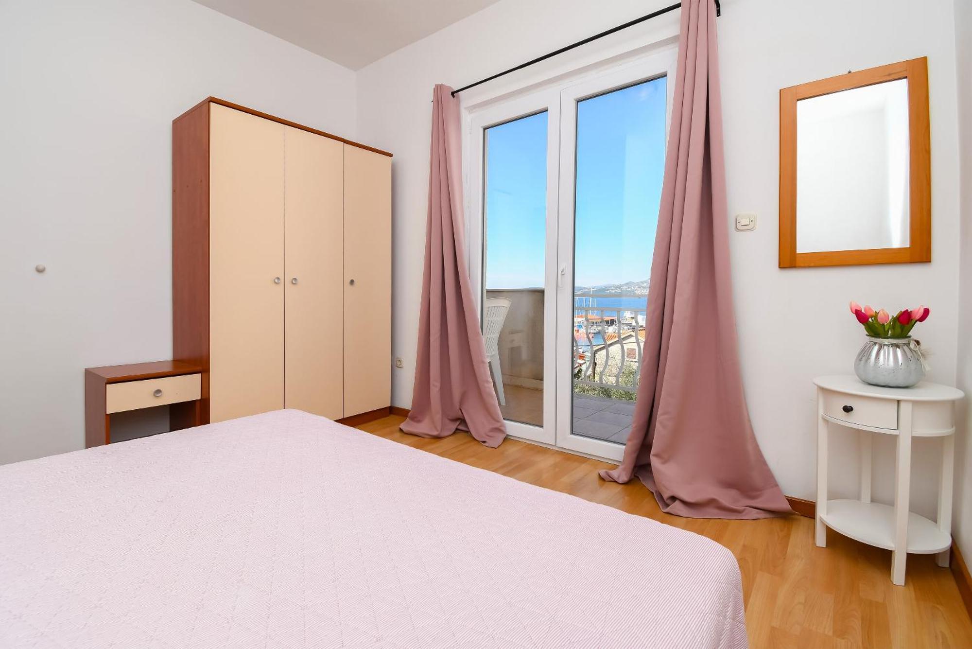 Apartments Biserka - 50 M From Beach Trogir Ngoại thất bức ảnh