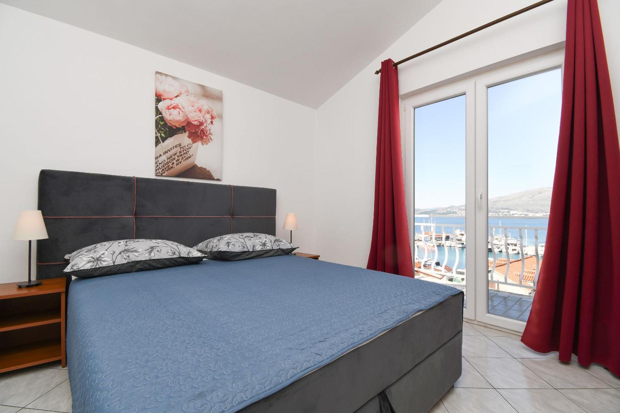 Apartments Biserka - 50 M From Beach Trogir Ngoại thất bức ảnh