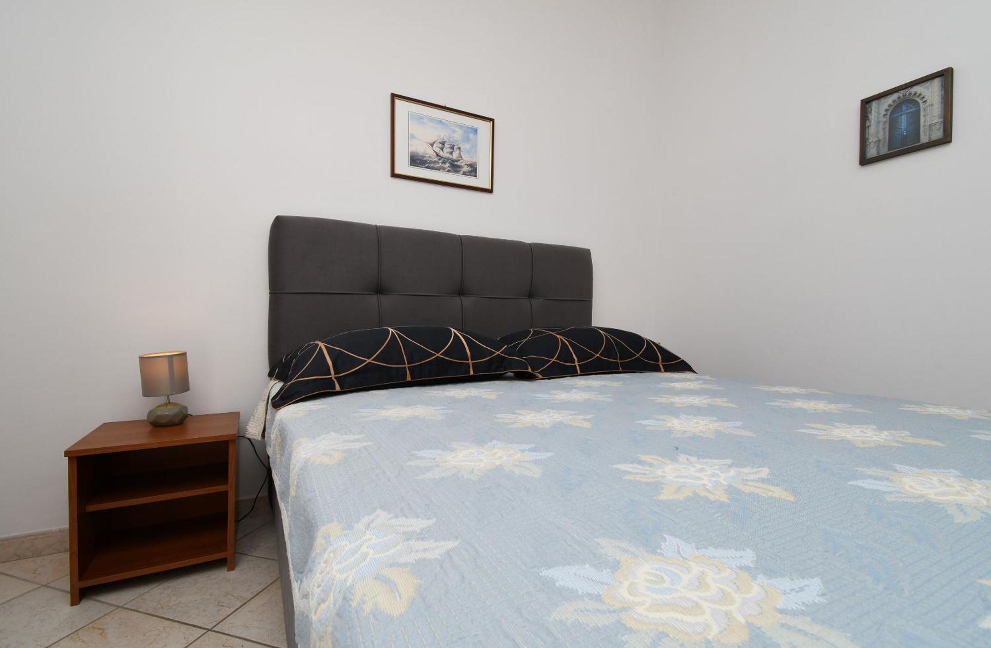 Apartments Biserka - 50 M From Beach Trogir Ngoại thất bức ảnh