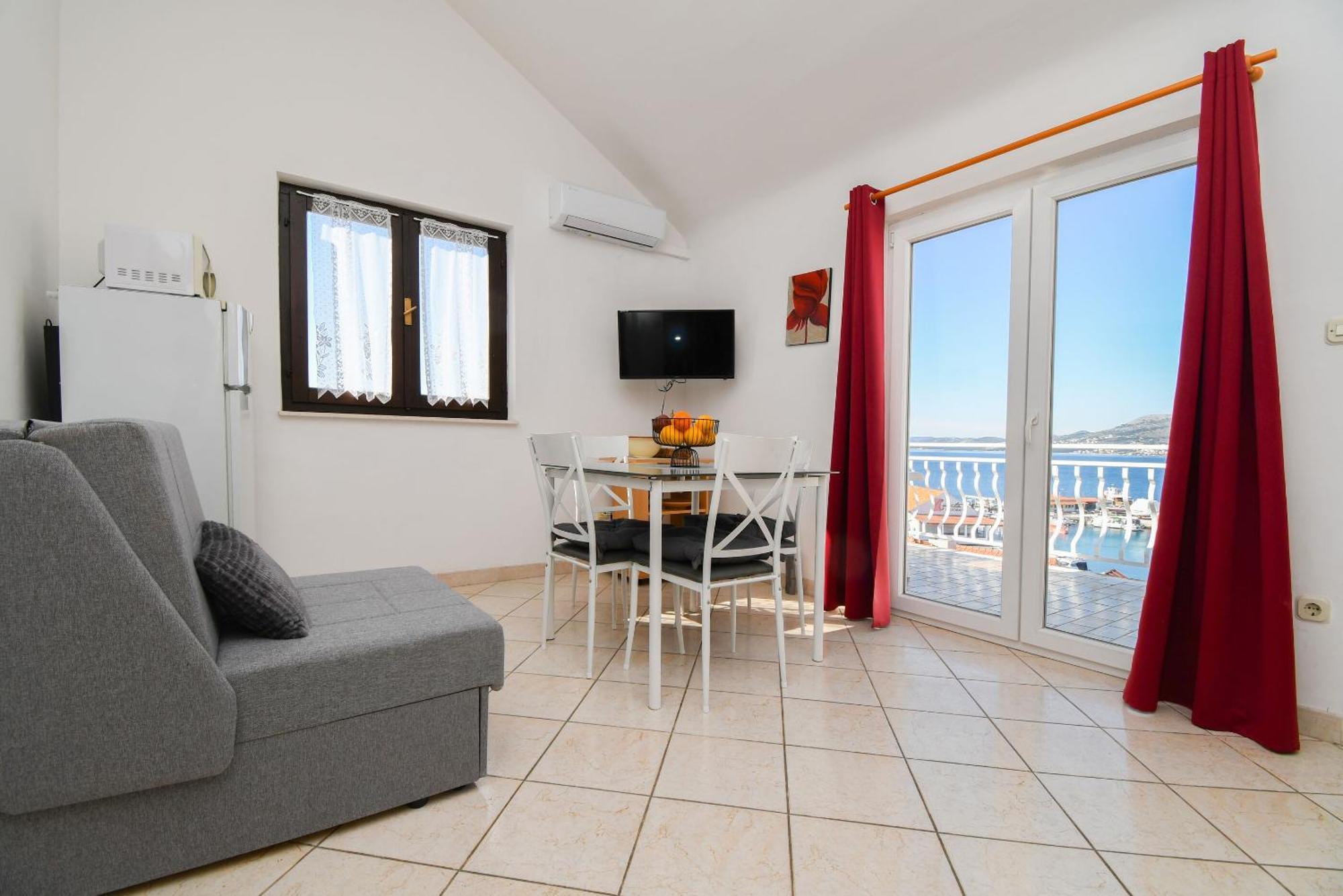 Apartments Biserka - 50 M From Beach Trogir Ngoại thất bức ảnh