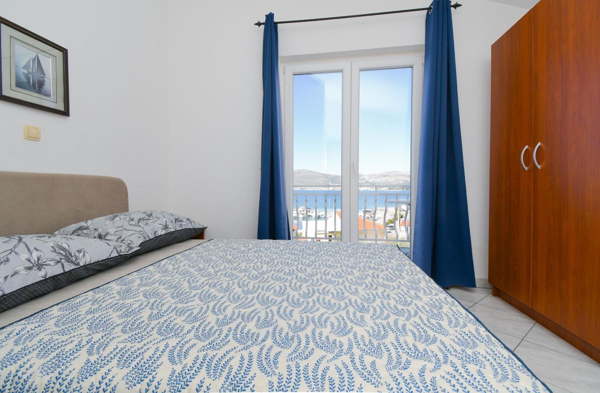 Apartments Biserka - 50 M From Beach Trogir Ngoại thất bức ảnh
