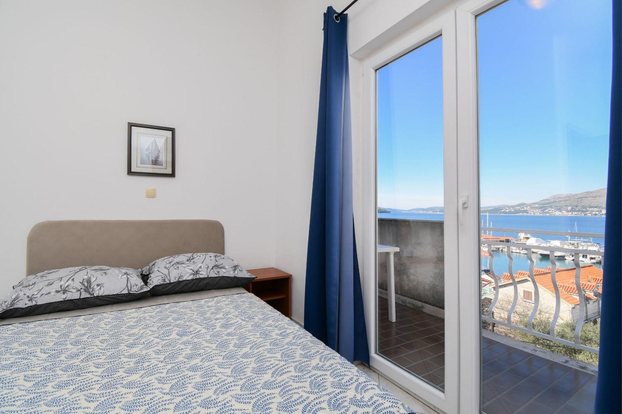 Apartments Biserka - 50 M From Beach Trogir Ngoại thất bức ảnh